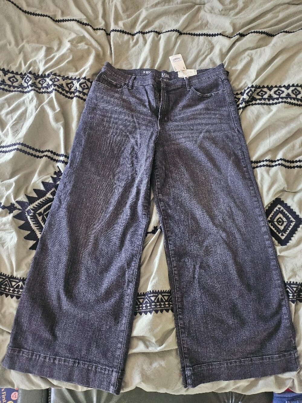Wide legged jeans